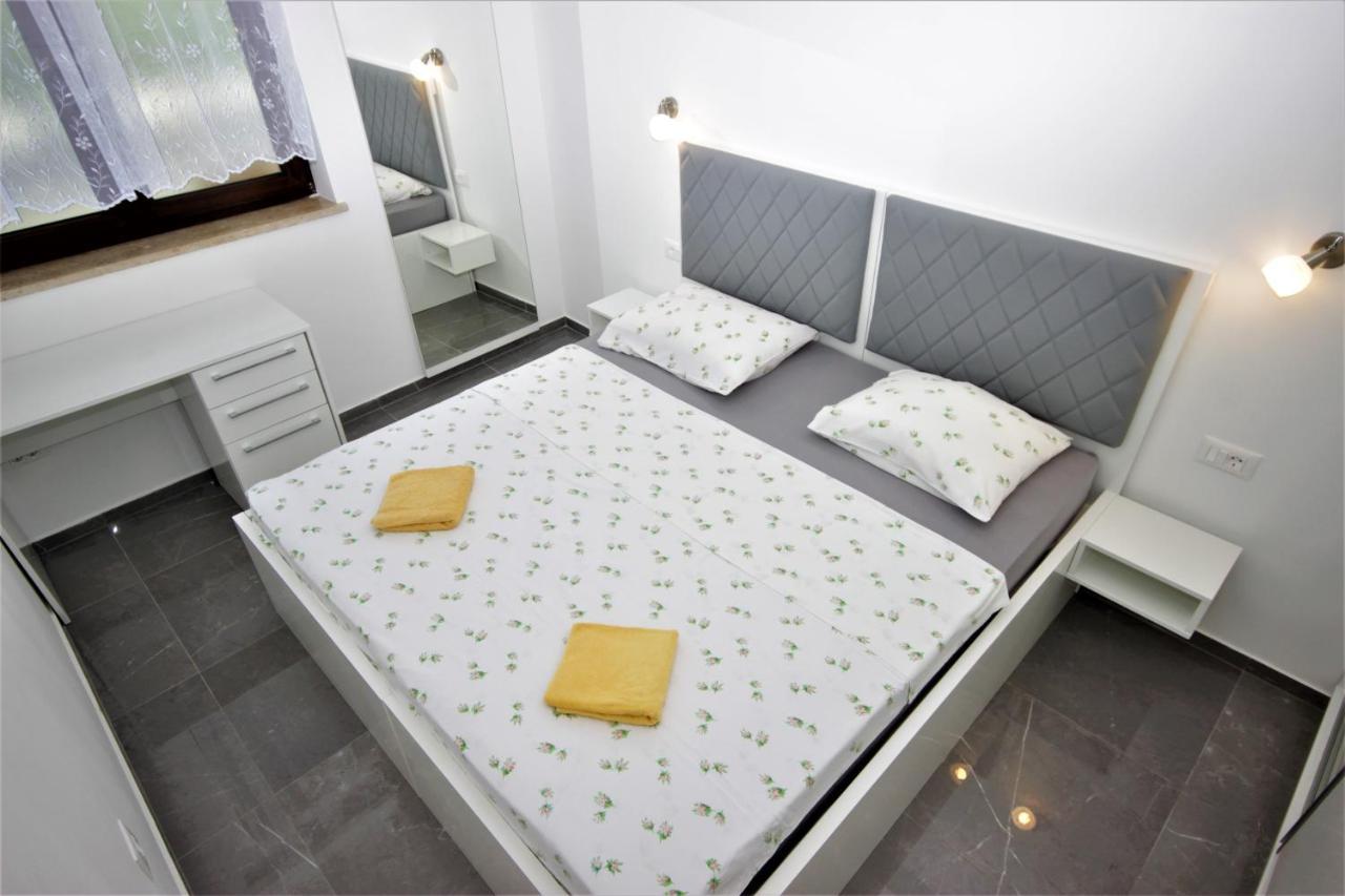 Apartments Smitran Banjole Extérieur photo