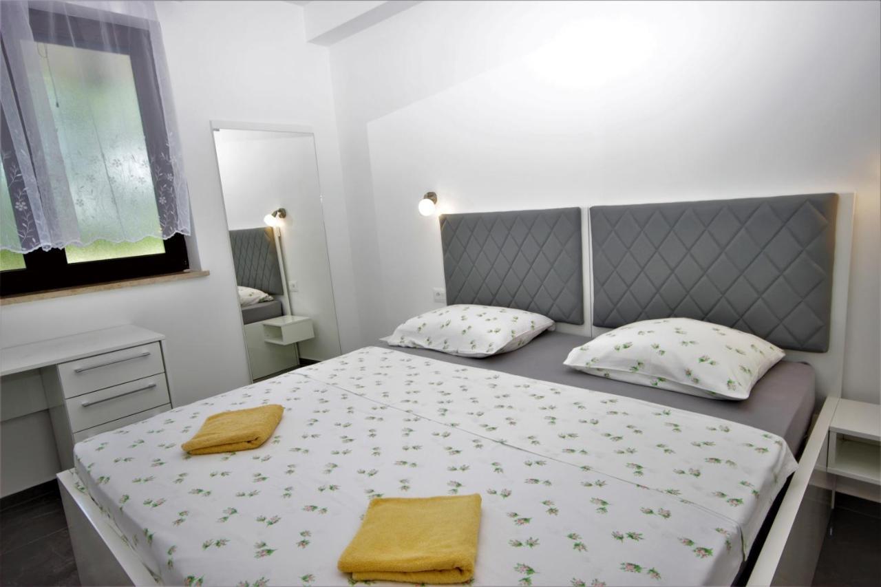 Apartments Smitran Banjole Extérieur photo