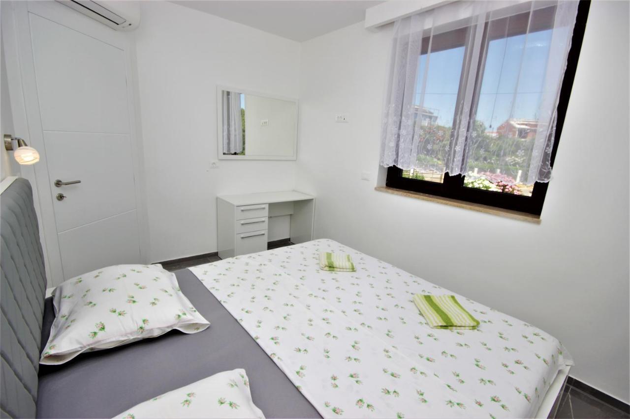 Apartments Smitran Banjole Extérieur photo